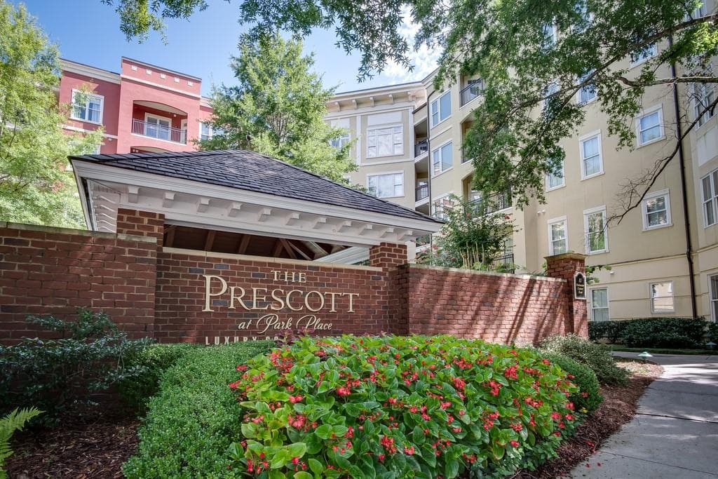 1 bedroom, 1 bathroom, 813 sq ft condominium sold at 11 Perimeter Center 1416, Atlanta, GA 30346
