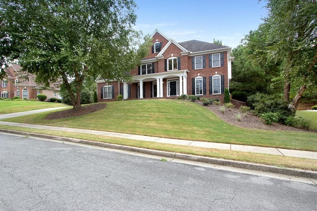 5 bedroom, 5 bathroom, 3,878 sq ft single family residence sold at 301 River Laurel Way, Woodstock, GA 30188