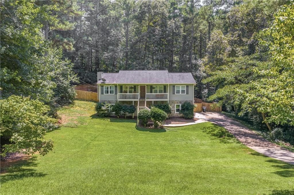 3 bedroom, 2 bathroom, 1,452 sq ft single family residence sold at 325 Presidential Drive, Dallas, GA 30157