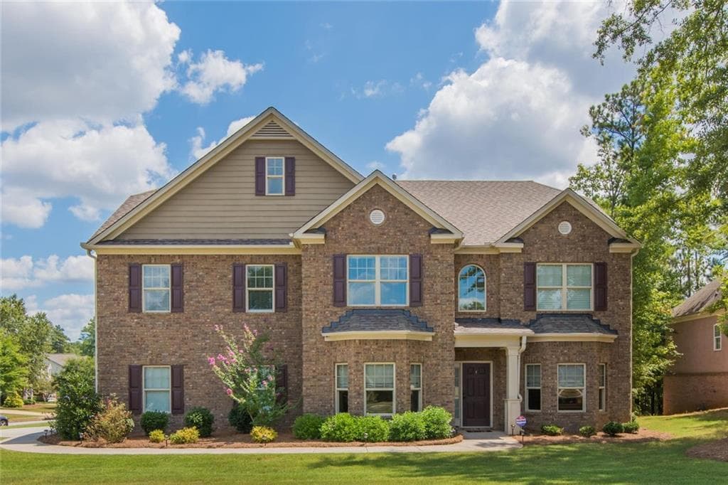 6 bedroom, 5 bathroom, 4,044 sq ft single family residence sold at 109 Durham Lake Parkway, Fairburn, GA 30213