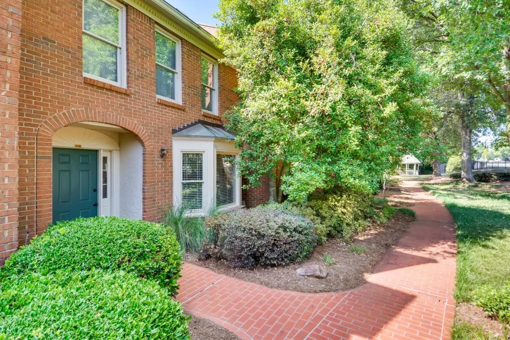3 bedroom, 3 bathroom townhouse sold at 4103 Ashford Green Drive 4103, Duluth, GA 30096
