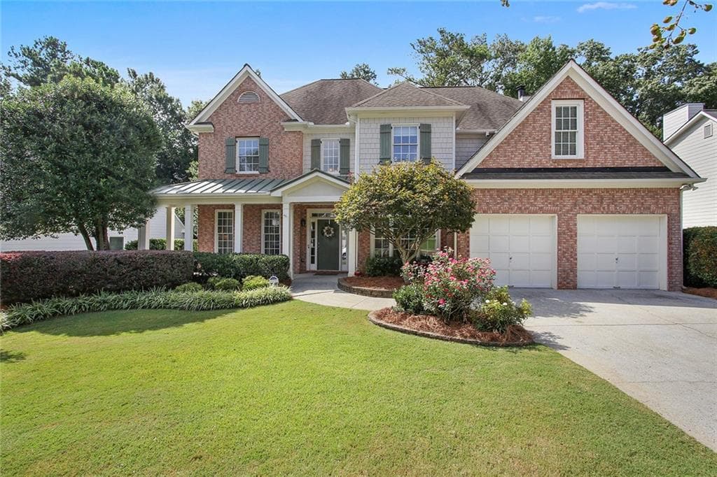 4 bedroom, 3 bathroom, 2,992 sq ft single family residence sold at 2065 Darien Park Drive, Roswell, GA 30076