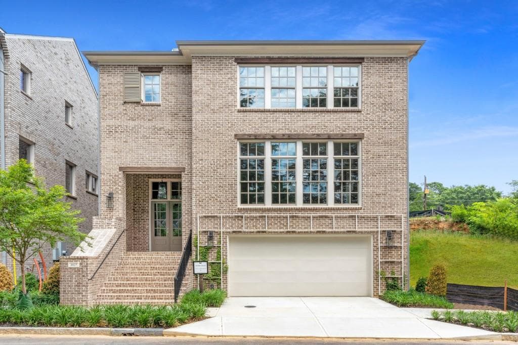 4 bedroom, 5 bathroom, 3,355 sq ft single family residence sold at 4027 Haverhill Drive, Atlanta, GA 30342