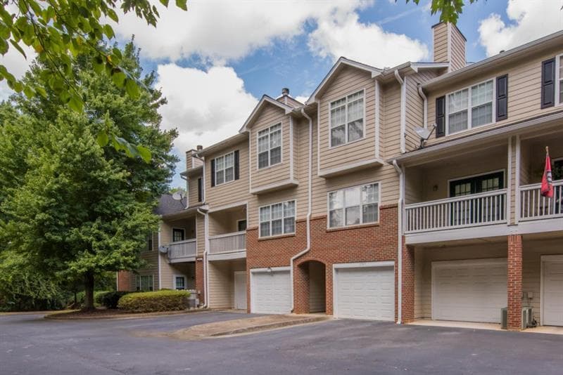 1309 Vinings Forest Lane, Smyrna, GA 30080 — most recent listing photo