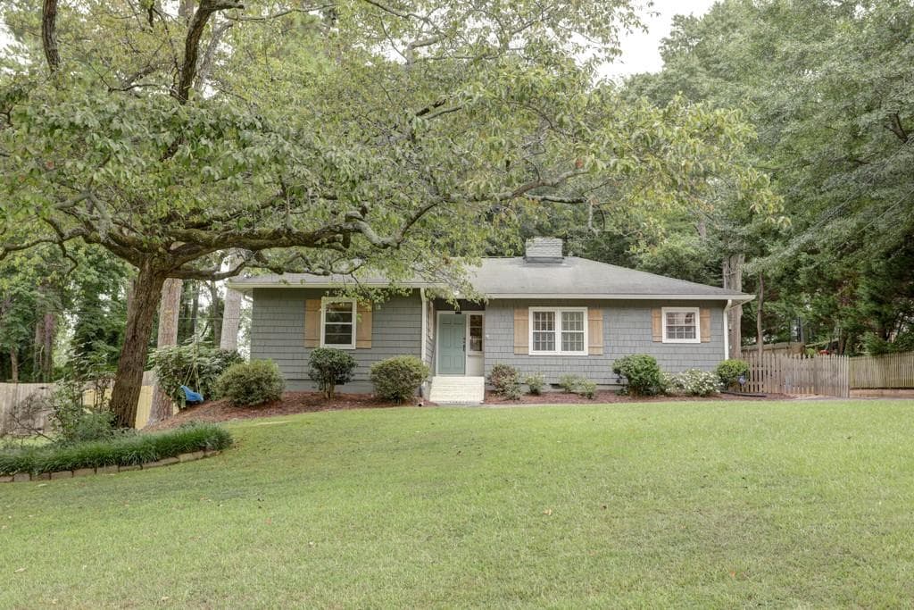 3 bedroom, 2 bathroom single family residence sold at 3025 Dale Drive, Atlanta, GA 30305