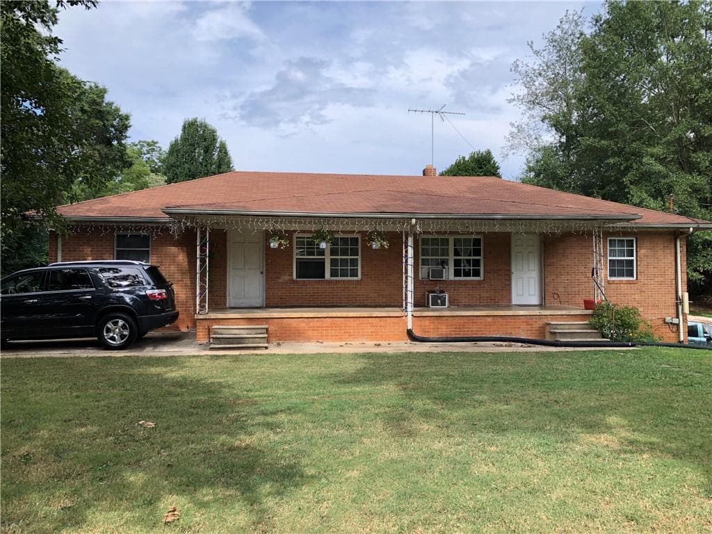 duplex sold at 1742 Meadowview Drive, Gainesville, GA 30504