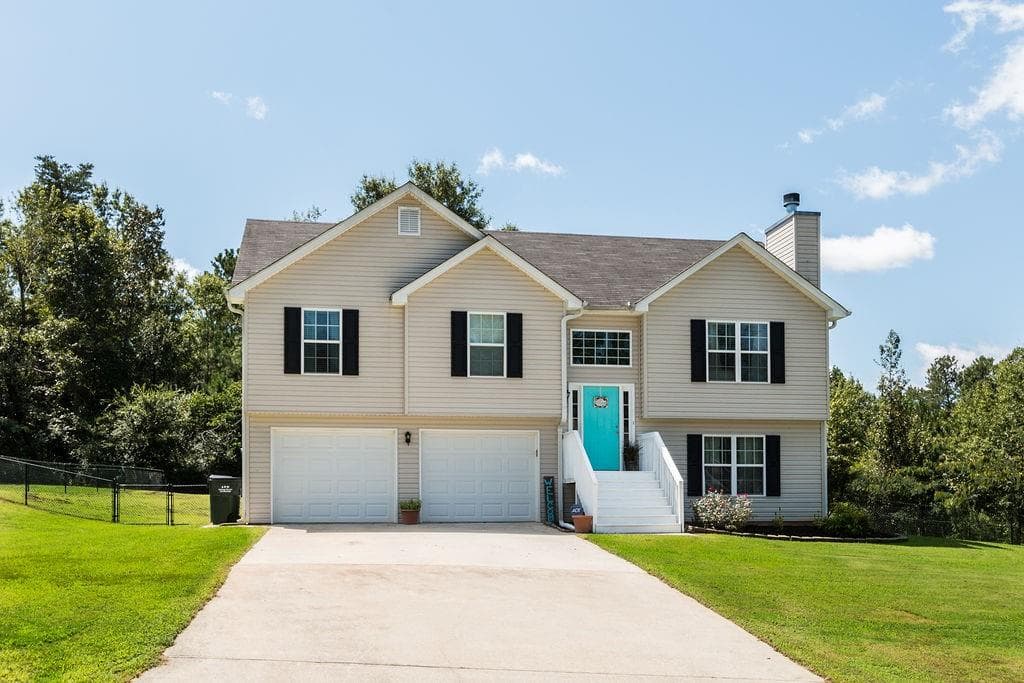 5449 Latham Manor Drive, Gainesville, GA 30506 — most recent listing photo