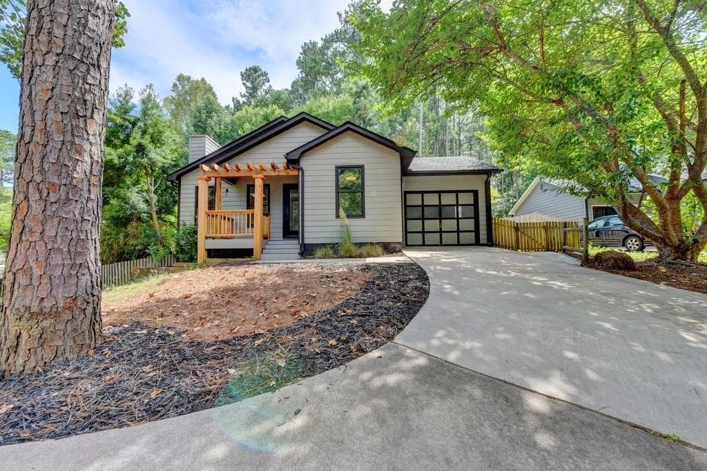 3 bedroom, 2 bathroom, 1,140 sq ft single family residence sold at 2645 Wanda Woods Road, Cumming, GA 30041