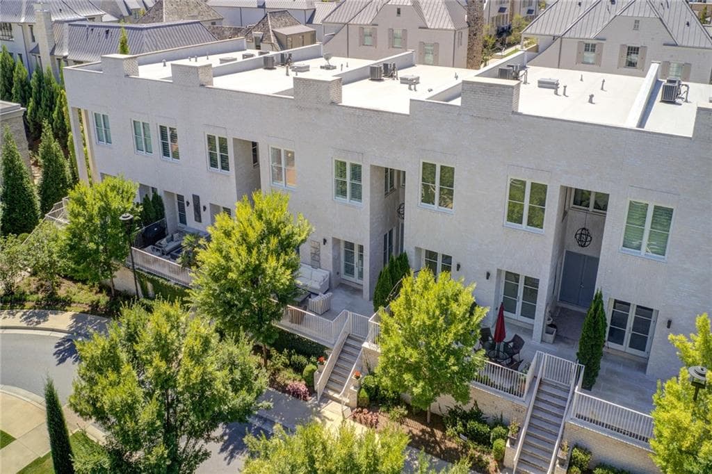 3 bedroom, 4 bathroom, 2,940 sq ft townhouse sold at 886 3rd Street, Alpharetta, GA 30009