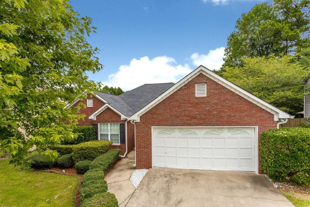 3 bedroom, 2 bathroom single family residence sold at 3731 Auldyn Drive, Austell, GA 30106