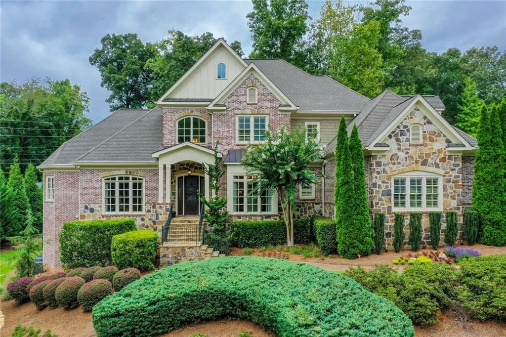 7750 Stables Drive, Sandy Springs, GA 30350 — most recent listing photo