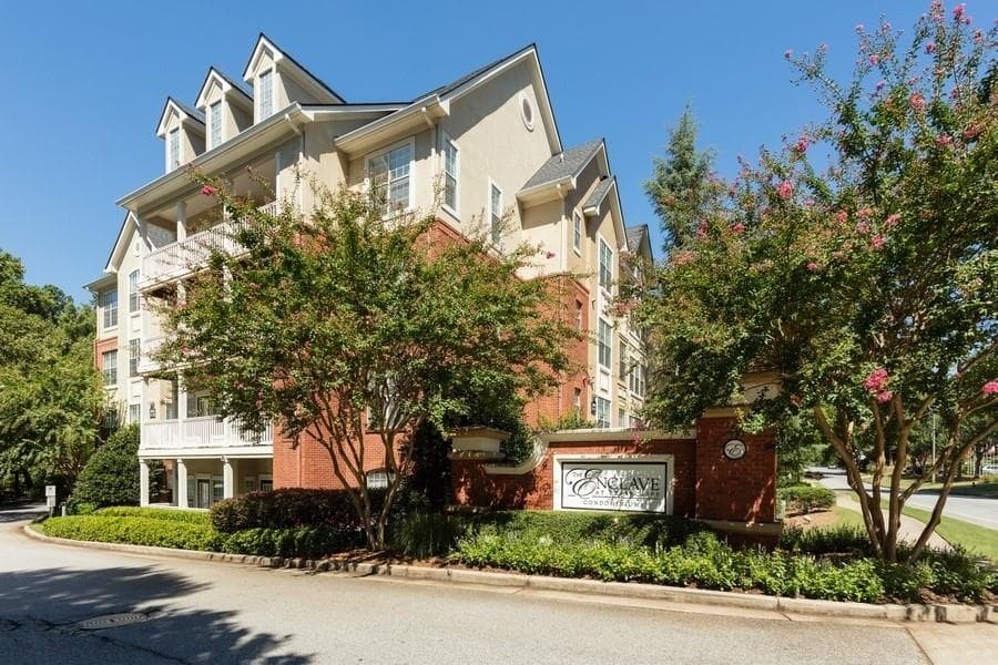 2 bedroom, 2 bathroom, 1,196 sq ft condominium sold at 2104 Westchester Ridge, Atlanta, GA 30329