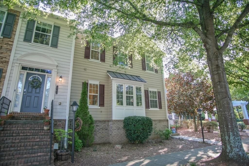 2 bedroom, 3 bathroom, 1,923 sq ft townhouse sold at 3761 LAKE POINT Boulevard, Suwanee, GA 30024