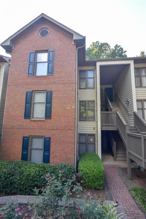 707 Garden Court, Sandy Springs, GA 30328 — most recent listing photo