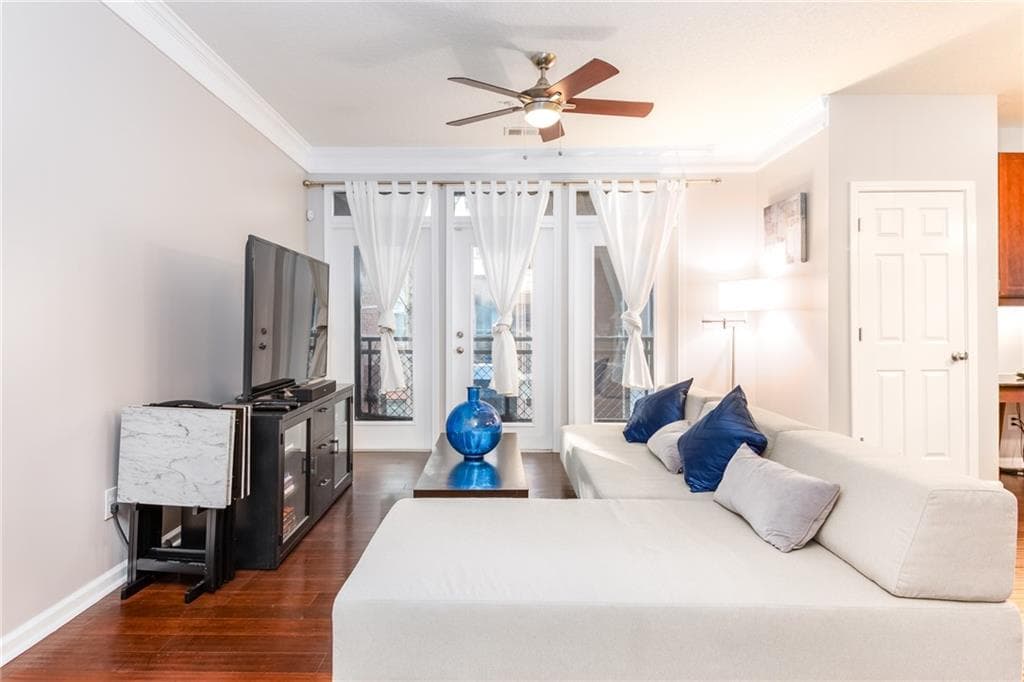 1 bedroom, 1 bathroom, 884 sq ft condominium sold at 400 17th Street 1219, Atlanta, GA 30363