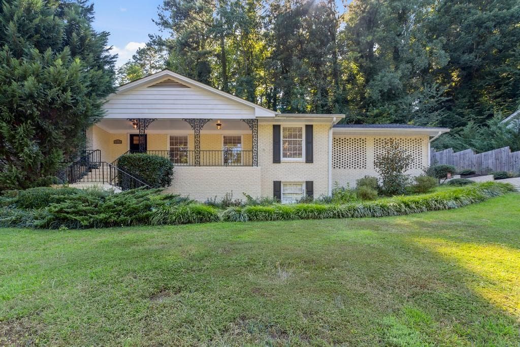 3 bedroom, 2 bathroom, 1,799 sq ft single family residence sold at 1724 Childerlee Lane, Atlanta, GA 30329