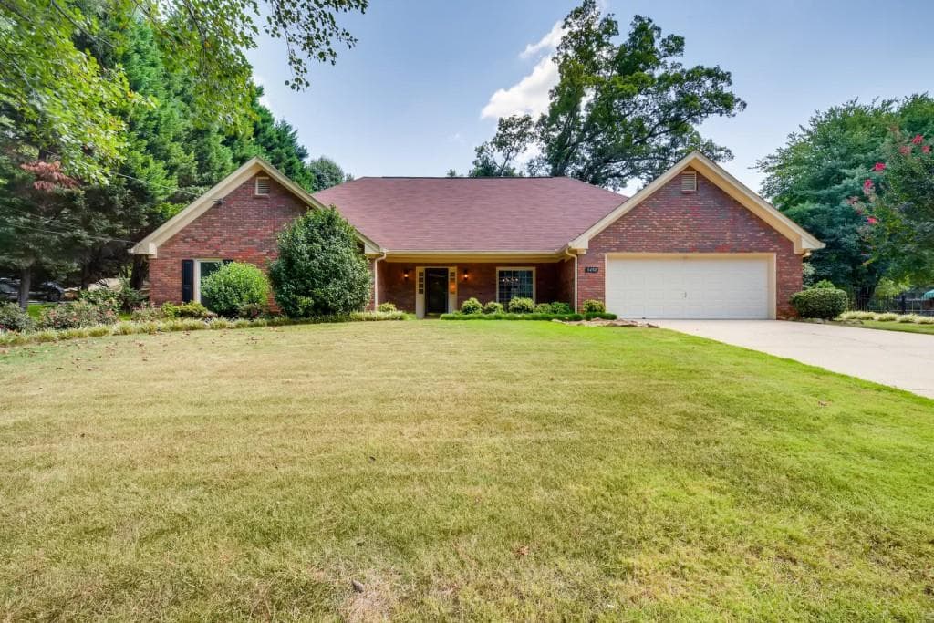 5490 Clinchfield Trail, Peachtree Corners, GA 30092 — most recent listing photo