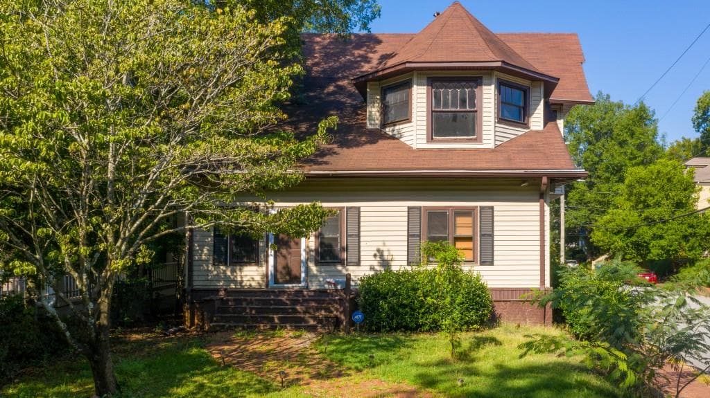 5 bedroom, 5 bathroom, 5,300 sq ft single family residence sold at 809 Cherokee Avenue, Atlanta, GA 30315