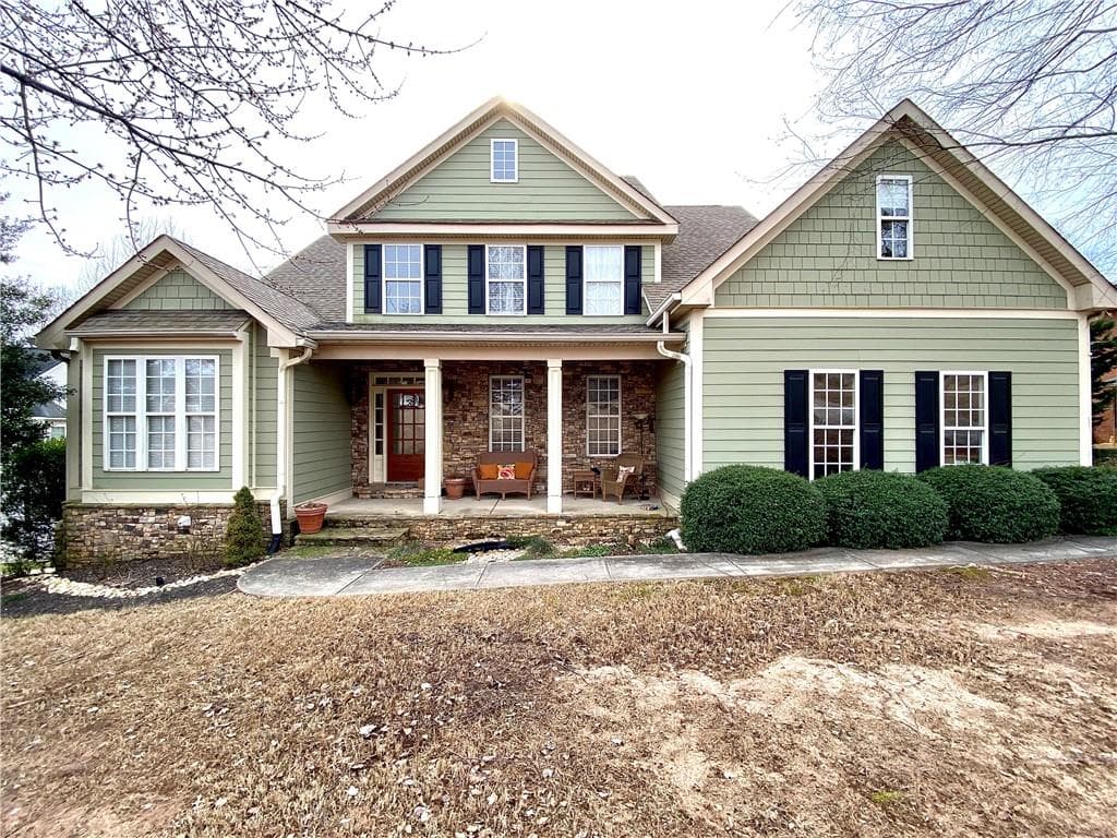 4 bedroom, 3 bathroom, 3,142 sq ft single family residence sold at 4623 Montclair Circle, Gainesville, GA 30506