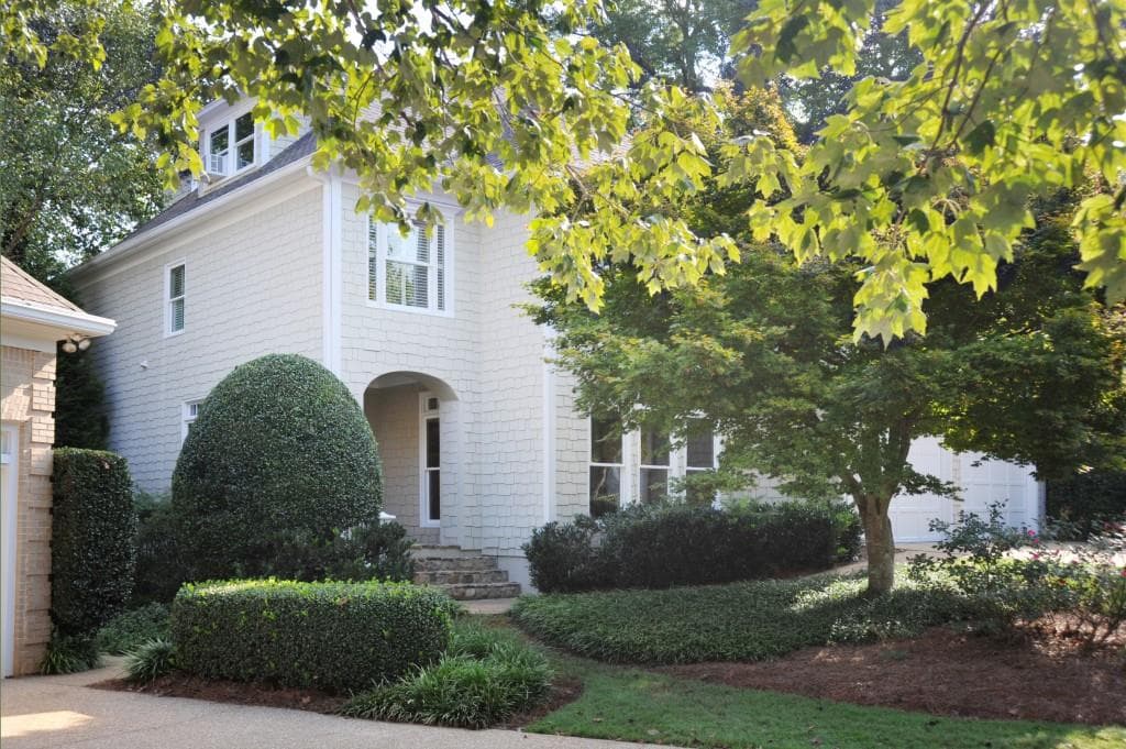 4 bedroom, 4 bathroom single family residence sold at 1050 Saint James Crossing, Brookhaven, GA 30319