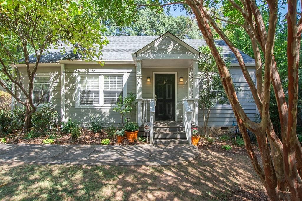 2 bedroom, 2 bathroom, 994 sq ft single family residence sold at 1210 Stoneybrook Drive, Atlanta, GA 30316