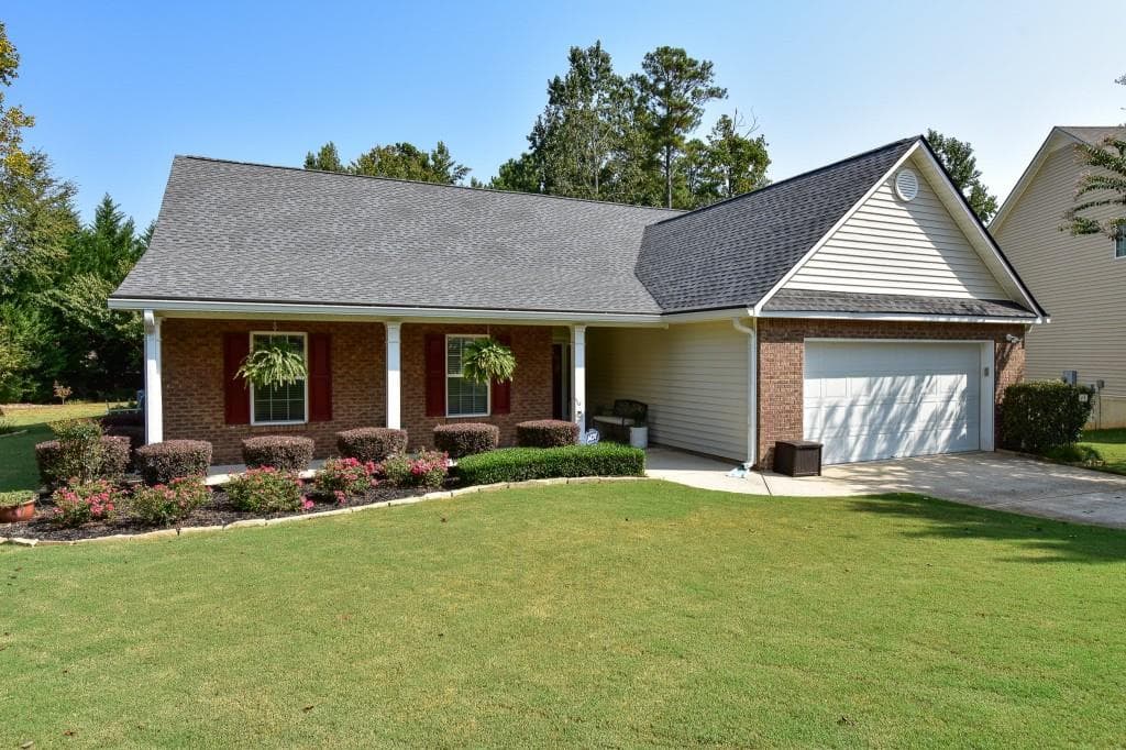 3 bedroom, 2 bathroom, 1,826 sq ft single family residence sold at 3317 Oakbriar Drive, Loganville, GA 30052