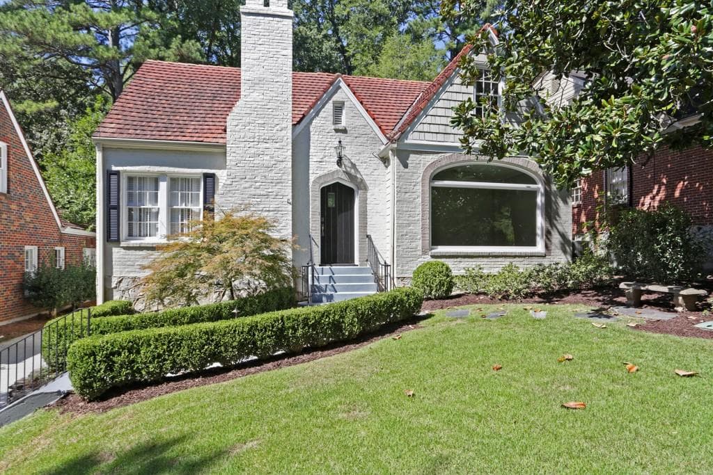 4 bedroom, 4 bathroom, 3,134 sq ft single family residence sold at 2874 Alpine Road, Atlanta, GA 30305