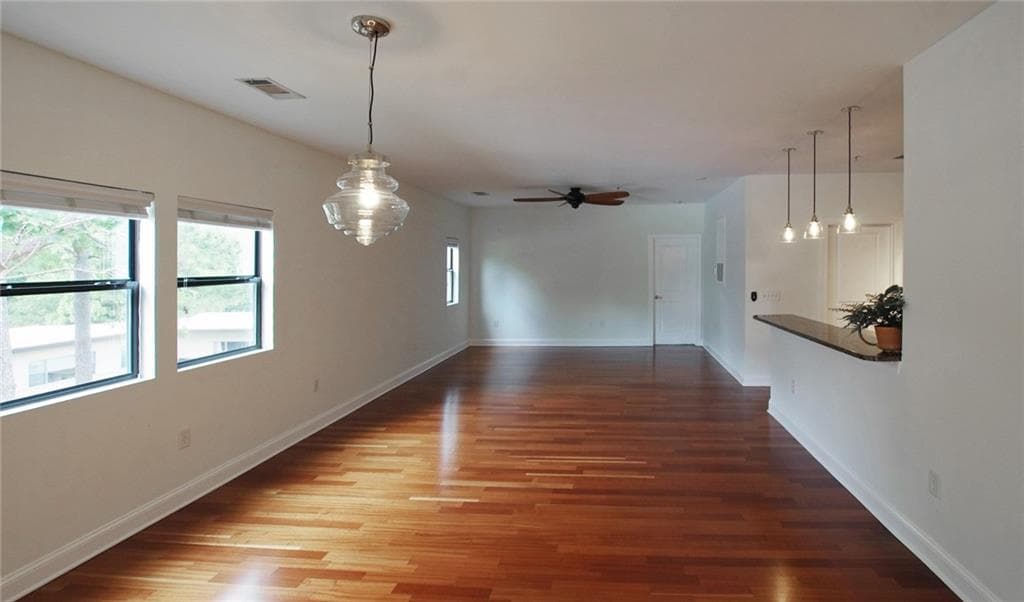 2 bedroom, 2 bathroom, 1,137 sq ft condominium sold at 2230 Cheshire Bridge Road 512, Atlanta, GA 30324