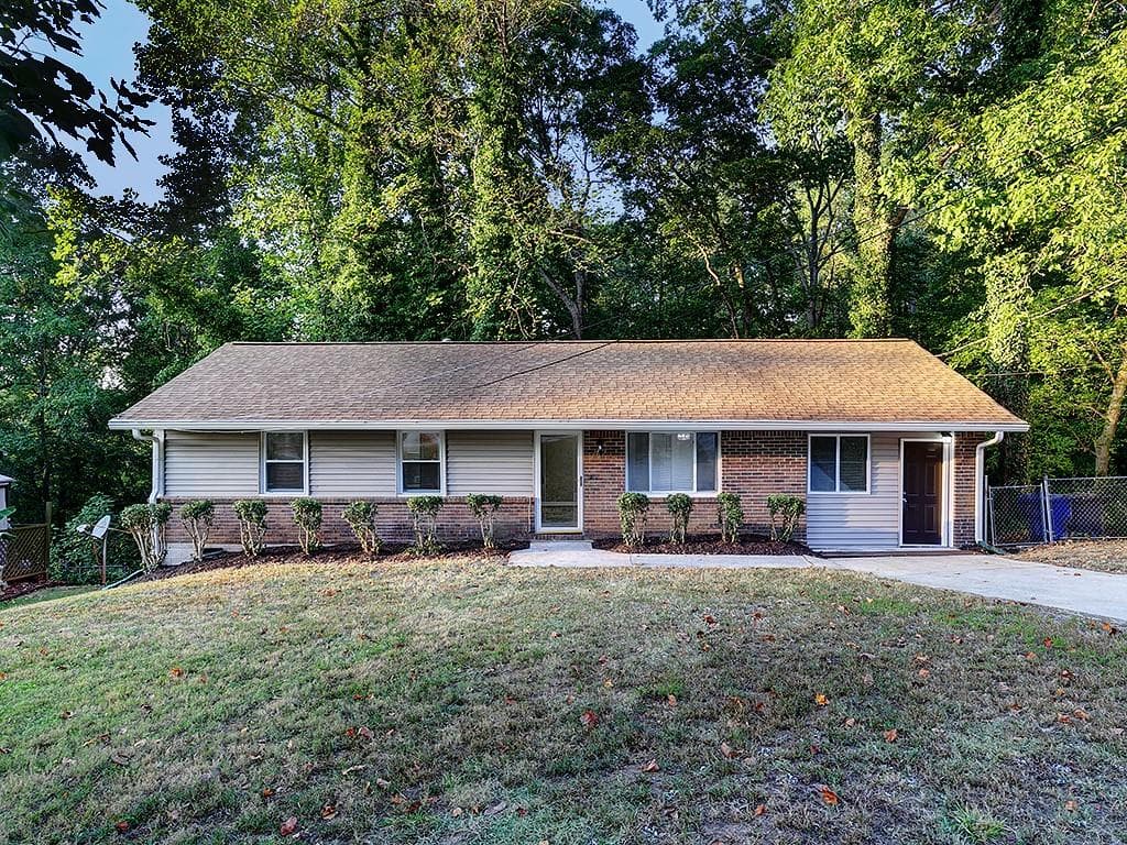 4 bedroom, 2 bathroom, 1,350 sq ft single family residence sold at 1192 WOODLEIGH Road, Marietta, GA 30008