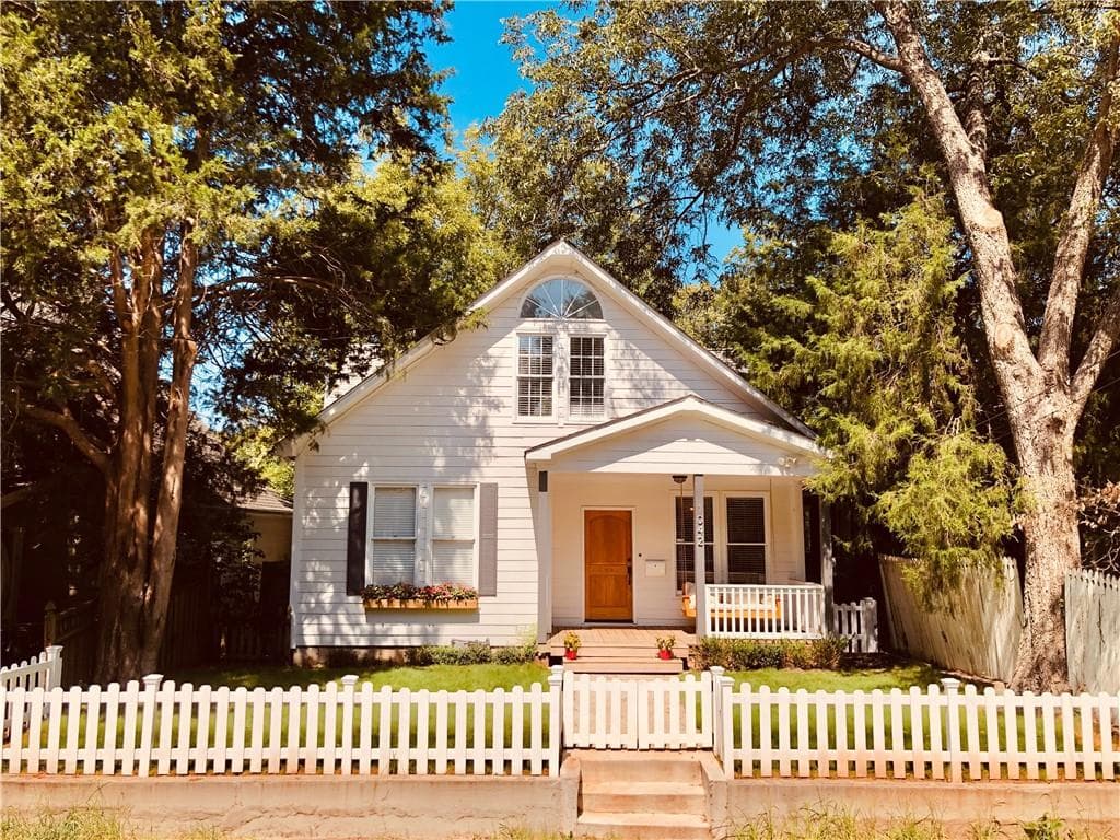 3 bedroom, 3 bathroom, 2,337 sq ft single family residence sold at 1042 Kirkwood Avenue, Atlanta, GA 30316