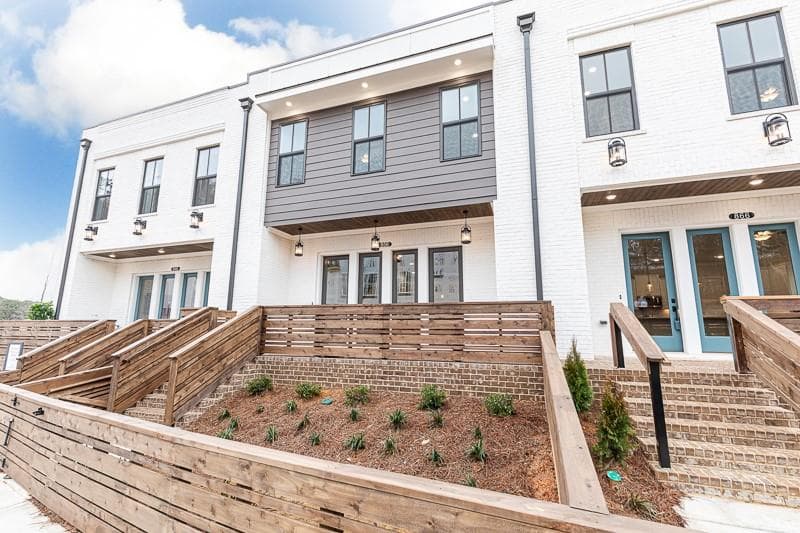856 Farmstead Road 166, Suwanee, GA 30024 — most recent listing photo