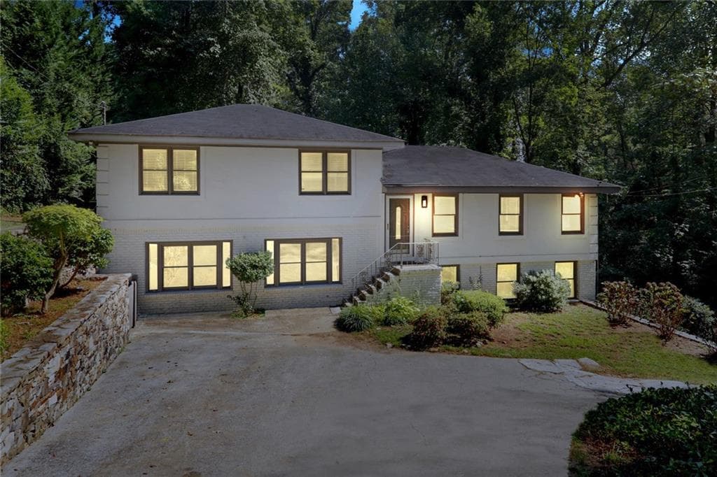 4 bedroom, 3 bathroom, 3,005 sq ft single family residence sold at 3131 Dale Drive, Atlanta, GA 30305