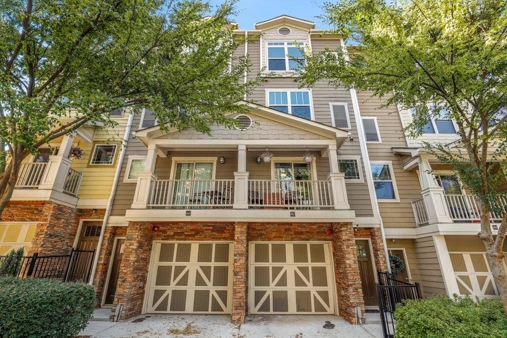 2 bedroom, 3 bathroom, 1,140 sq ft townhouse sold at 215 Semel Drive 462, Atlanta, GA 30309
