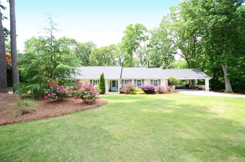 450 GLENCOURTNEY Drive, Sandy Springs, GA 30328 — most recent listing photo