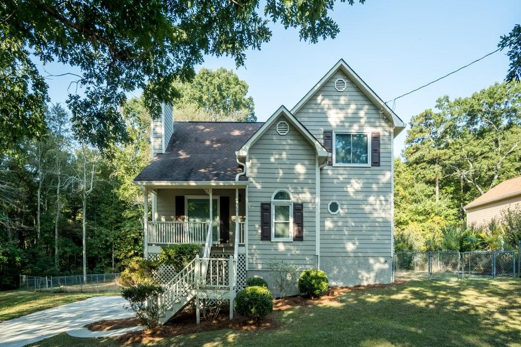 4 bedroom, 2 bathroom, 1,588 sq ft single family residence sold at 340 Ladora Drive, Dallas, GA 30157