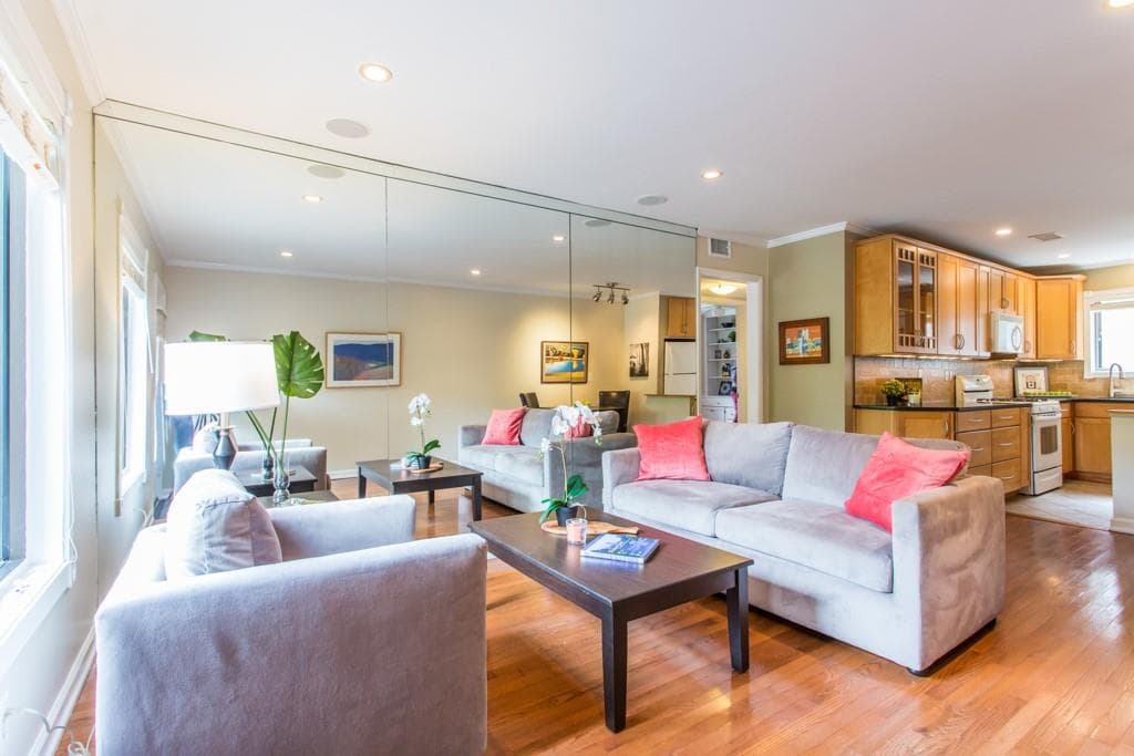 2 bedroom, 1 bathroom, 775 sq ft condominium sold at 375 6TH Street 4, Atlanta, GA 30308