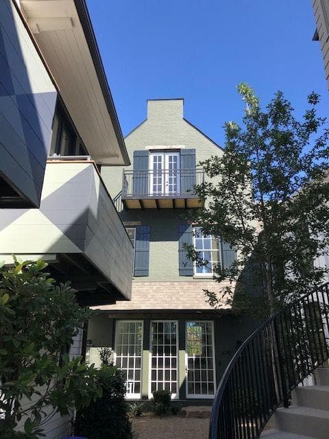 2 bedroom, 3 bathroom townhouse sold at 679 Arcos Way 77, Atlanta, GA 30315