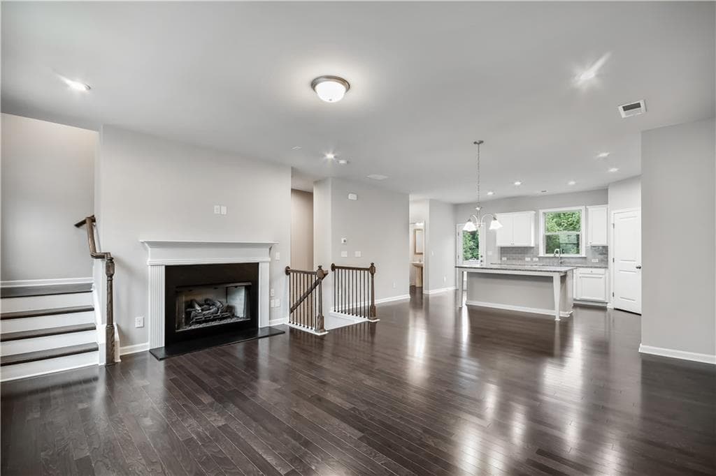3 bedroom, 4 bathroom, 1,881 sq ft townhouse sold at 5130 Akbar Chase 27, Atlanta, GA 30339