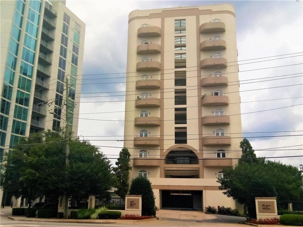 2 bedroom, 2 bathroom, 1,301 sq ft condominium sold at 2161 Peachtree Road 102, Atlanta, GA 30309