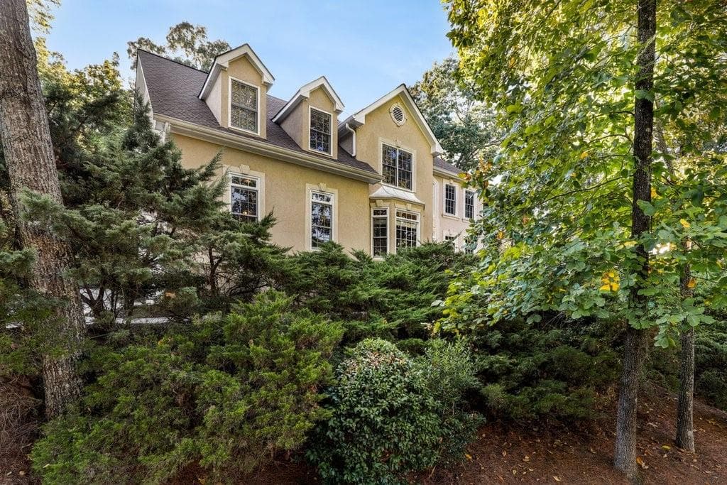 10670 Thatcher Way, Johns Creek, GA 30097 — most recent listing photo