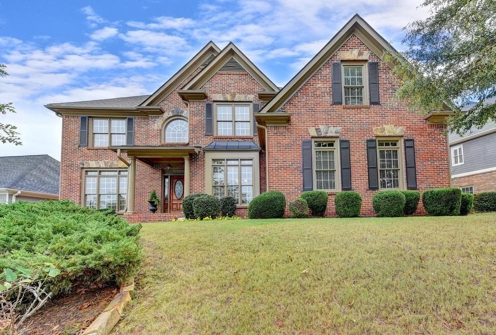 6 bedroom, 5 bathroom, 4,948 sq ft single family residence sold at 3521 Carriage Glen Way, Dacula, GA 30019