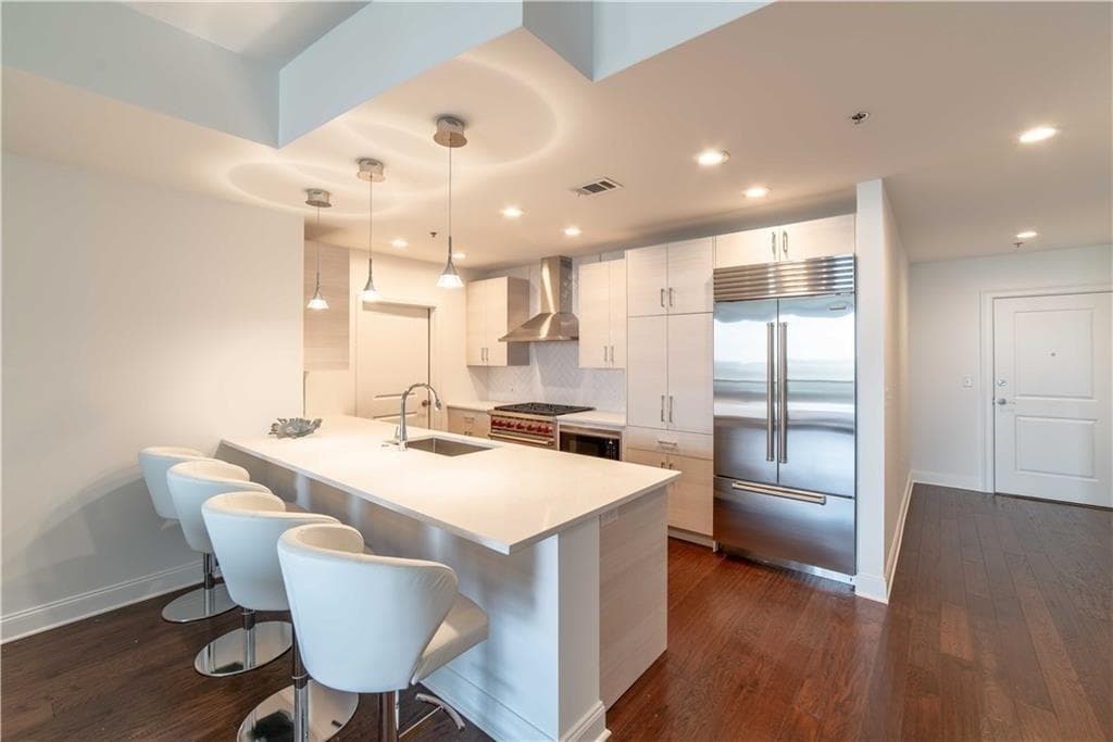 3 bedroom, 3 bathroom, 2,152 sq ft condominium sold at 270 17th Street 3204, Atlanta, GA 30363