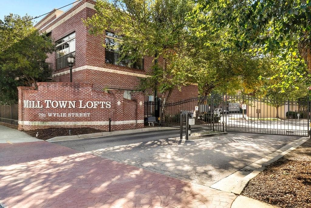2 bedroom, 2 bathroom, 1,002 sq ft condominium sold at 791 Wylie Street 502, Atlanta, GA 30316
