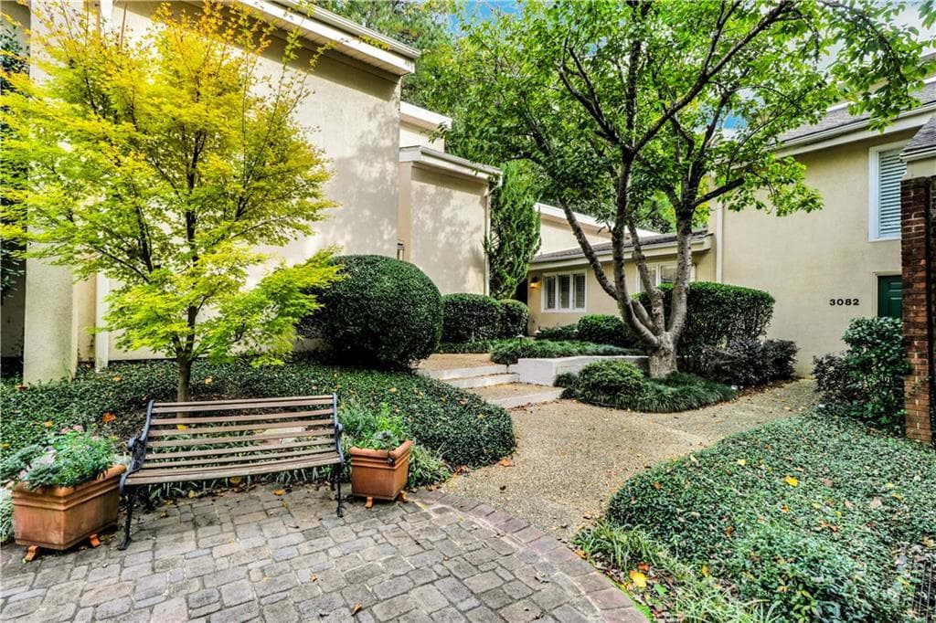 3 bedroom, 2 bathroom, 1,784 sq ft townhouse sold at 3084 Vinings Ferry Drive, Atlanta, GA 30339