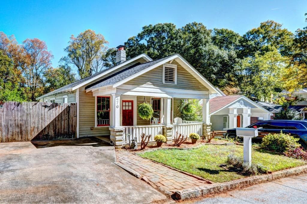 2 bedroom, 2 bathroom, 1,288 sq ft single family residence sold at 470 Monument Avenue, Atlanta, GA 30316