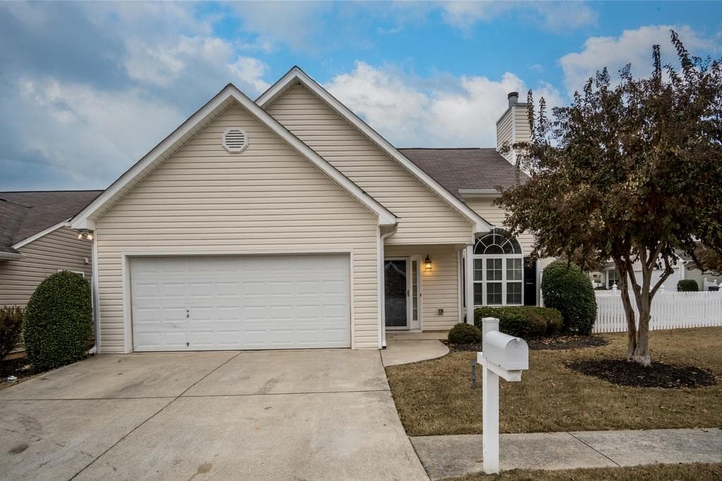 328 Rosemont Court, Hiram, GA 30141 — most recent listing photo