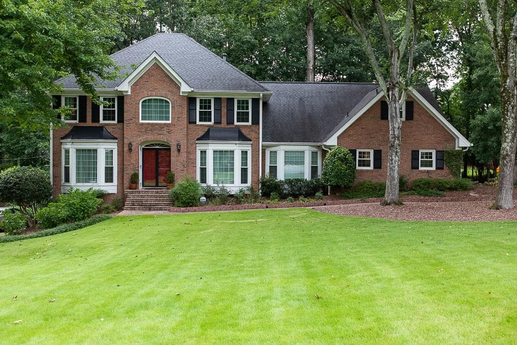6905 Hunters Knoll, Sandy Springs, GA 30328 — most recent listing photo