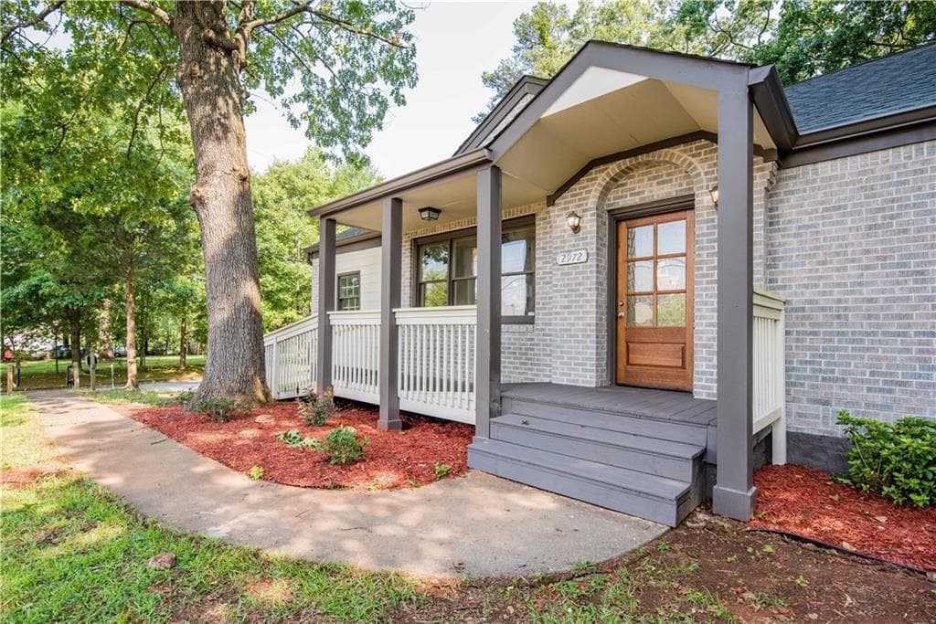 3 bedroom, 2 bathroom, 1,020 sq ft single family residence sold at 2972 Memorial Drive, Atlanta, GA 30317