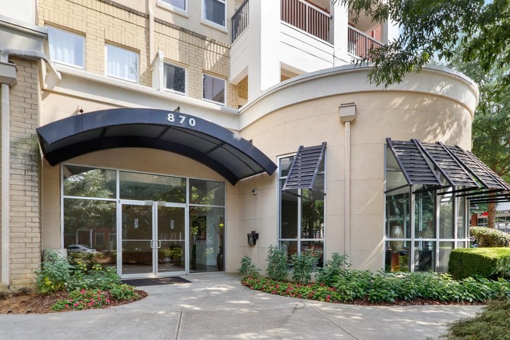 2 bedroom, 2 bathroom, 1,305 sq ft condominium sold at 870 Inman Village Parkway 426, Atlanta, GA 30307