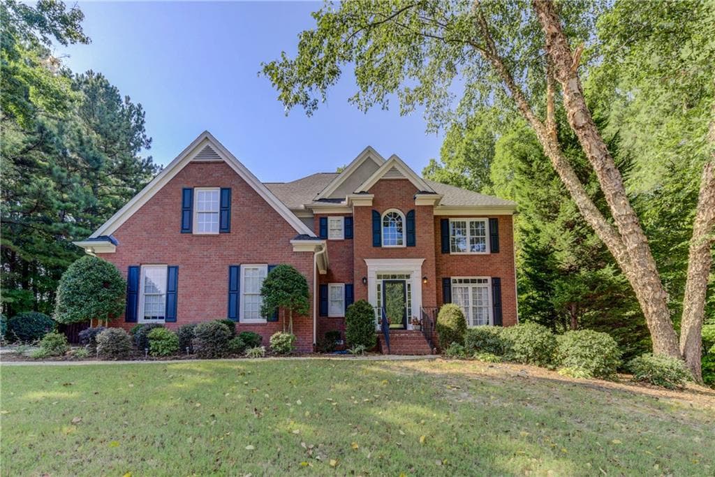 4 bedroom, 3 bathroom, 2,292 sq ft single family residence sold at 535 STONEGLEN CHASE, Atlanta, GA 30331